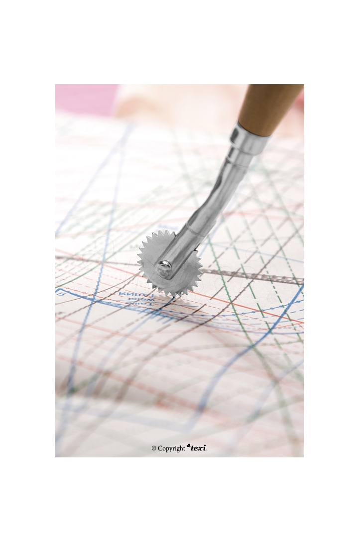 Tracing wheel 15.5 cm, serrated blade, wooden handle