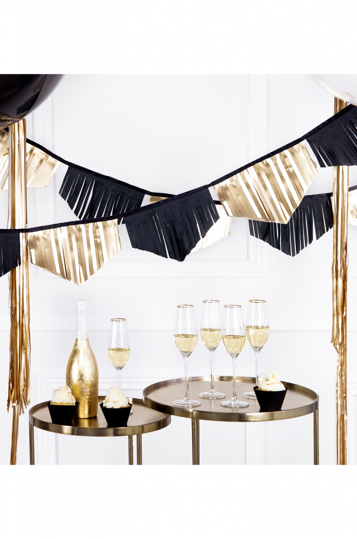 TISSUE AND FOIL FRINGE GARLAND