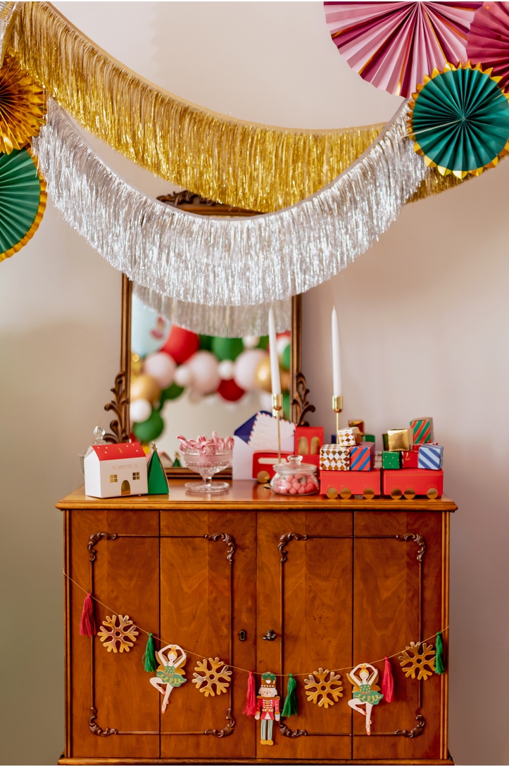 FRINGE GARLAND GOLD